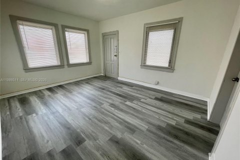Villa ou maison à louer à Miami, Floride: 2 chambres, 91.04 m2 № 2064285 - photo 6