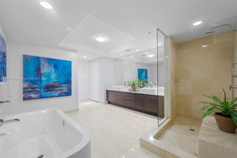 Condominio en venta en Sunny Isles Beach, Florida, 3 dormitorios, 171.78 m2 № 1940301 - foto 19