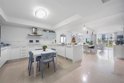 Condominio en venta en Sunny Isles Beach, Florida, 3 dormitorios, 171.78 m2 № 1940301 - foto 8