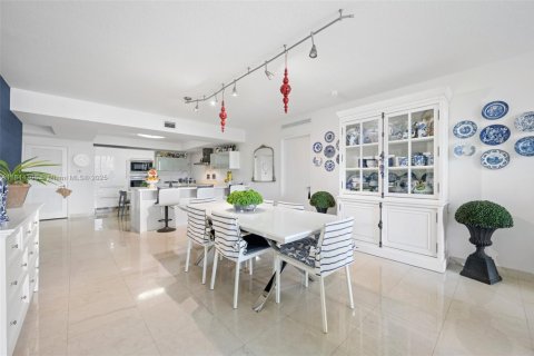 Condominio en venta en Sunny Isles Beach, Florida, 3 dormitorios, 171.78 m2 № 1940301 - foto 4