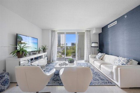 Condominio en venta en Sunny Isles Beach, Florida, 3 dormitorios, 171.78 m2 № 1940301 - foto 2