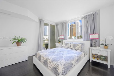 Condominio en venta en Sunny Isles Beach, Florida, 3 dormitorios, 171.78 m2 № 1940301 - foto 21