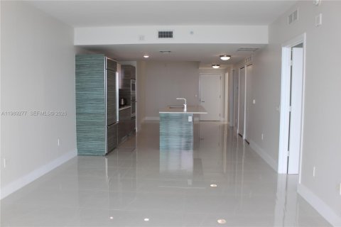 Appartement à louer à Miami, Floride: 2 chambres, 106.19 m2 № 2051480 - photo 2