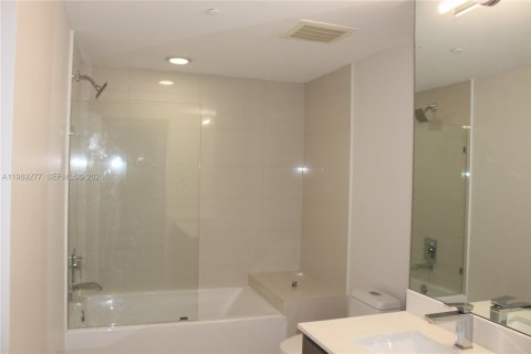 Appartement à louer à Miami, Floride: 2 chambres, 106.19 m2 № 2051480 - photo 5