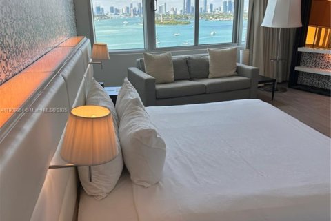 Кондоминиум с 1 спальней в Майами-Бич, Флорида № 2012926