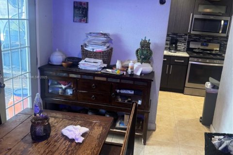 Adosado en venta en Miami Gardens, Florida, 3 dormitorios, 98.29 m2 № 1854971 - foto 3