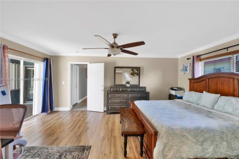 House in Hollywood, Florida 4 bedrooms, 217.95 sq.m. № 1826019 - photo 8