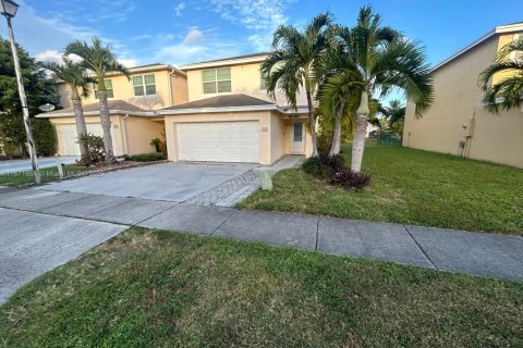 Adosado en venta en Deerfield Beach, Florida, 3 dormitorios, 168.15 m2 № 1421866 - foto 2