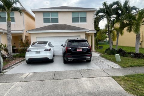 Adosado en venta en Deerfield Beach, Florida, 3 dormitorios, 168.15 m2 № 1421866 - foto 1