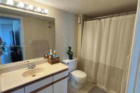 Condo in Pompano Beach, Florida, 1 bedroom  № 2000952 - photo 22