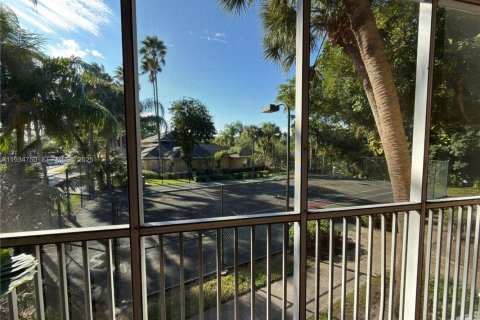 Condo in Pompano Beach, Florida, 1 bedroom  № 2000952 - photo 26