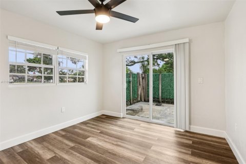 House in Miramar, Florida 3 bedrooms, 146.88 sq.m. № 1895958 - photo 27