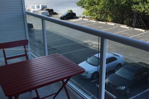 Condo in Palm Beach, Florida  № 2013254 - photo 9