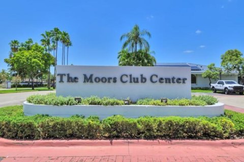 Townhouse in Hialeah, Florida 3 bedrooms, 146.97 sq.m. № 1850623 - photo 27