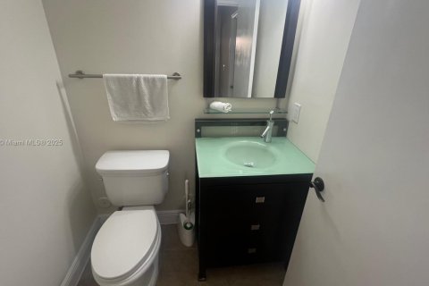 Снять в аренду виллу или дом в Пемброк-Пайнс, Флорида 4 спальни, 206.61м2, № 1924836 - фото 8