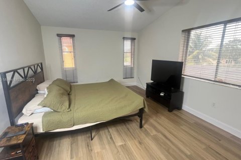 Снять в аренду виллу или дом в Пемброк-Пайнс, Флорида 4 спальни, 206.61м2, № 1924836 - фото 22