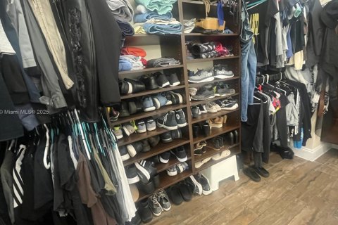 Снять в аренду виллу или дом в Пемброк-Пайнс, Флорида 4 спальни, 206.61м2, № 1924836 - фото 28