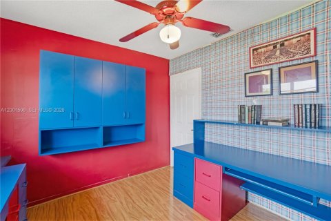 House in Miami, Florida 3 bedrooms, 150.32 sq.m. № 2066272 - photo 29