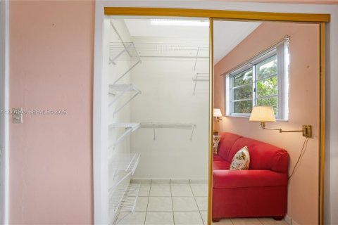 House in Miami, Florida 3 bedrooms, 150.32 sq.m. № 2066272 - photo 25