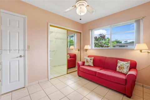 House in Miami, Florida 3 bedrooms, 150.32 sq.m. № 2066272 - photo 24