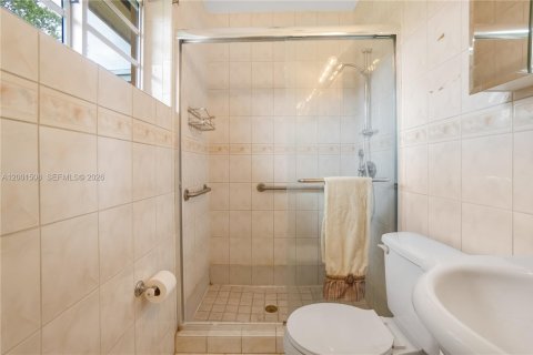 House in Miami, Florida 3 bedrooms, 150.32 sq.m. № 2066272 - photo 20