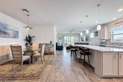 House in Land O' Lakes, Florida 2 bedrooms, 184.13 sq.m. № 1797229 - photo 9
