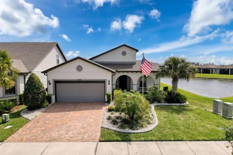 House in Land O' Lakes, Florida 2 bedrooms, 184.13 sq.m. № 1797229 - photo 1
