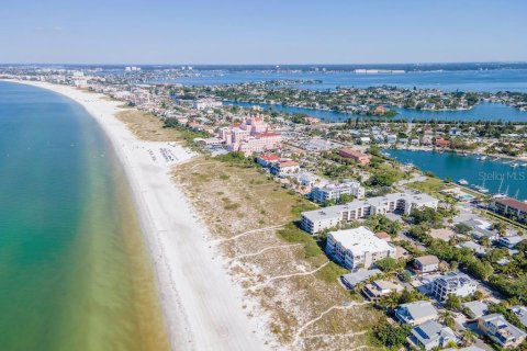 Condominio en alquiler en Saint Pete Beach, Florida, 3 dormitorios, 124.95 m2 № 1841706 - foto 7
