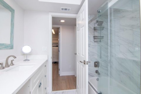 Condominio en alquiler en Saint Pete Beach, Florida, 3 dormitorios, 124.95 m2 № 1841706 - foto 24