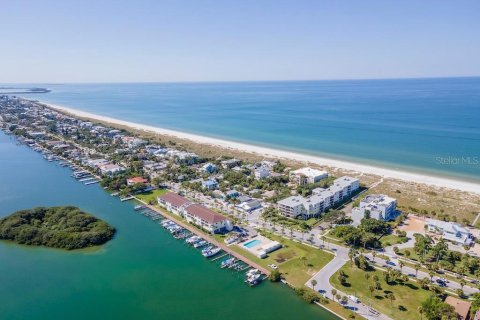 Condominio en alquiler en Saint Pete Beach, Florida, 3 dormitorios, 124.95 m2 № 1841706 - foto 10