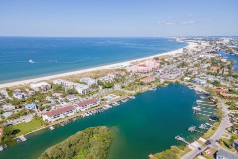Condominio en alquiler en Saint Pete Beach, Florida, 3 dormitorios, 124.95 m2 № 1841706 - foto 8