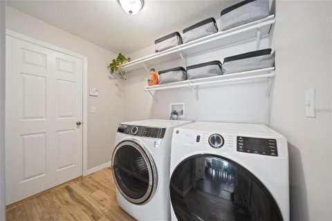 House in Wesley Chapel, Florida 4 bedrooms, 256.32 sq.m. № 1877309 - photo 29