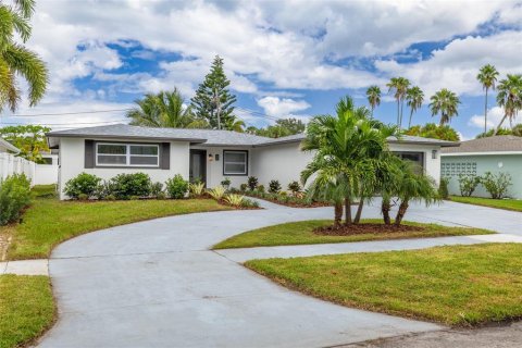 Villa ou maison à Clearwater, Floride 3 chambres, 160.72 m2 № 2373208