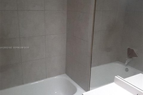 Condo in Aventura, Florida, 2 bedrooms  № 2067665 - photo 15