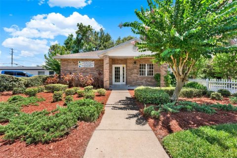 Immobilier commercial à louer à Lake Mary, Floride: 113.15 m2 № 1804900 - photo 1