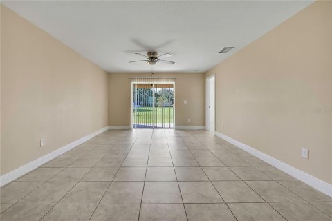 Appartement à louer à Spring Hill, Floride: 3 chambres, 239.32 m2 № 2429410 - photo 9