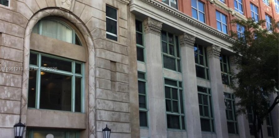 Condominio en Miami, Florida, 1 dormitorio  № 2021992