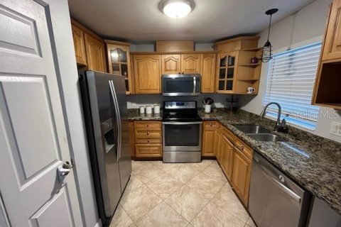 House in Seminole, Florida 3 bedrooms, 103.31 sq.m. № 1906156 - photo 12