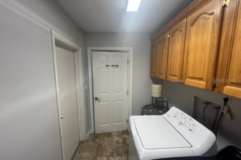 House in Seminole, Florida 3 bedrooms, 103.31 sq.m. № 1906156 - photo 11