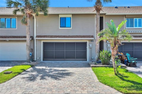 Townhouse in Ponce Inlet, Florida 2 bedrooms, 117.99 sq.m. № 1602126 - photo 1