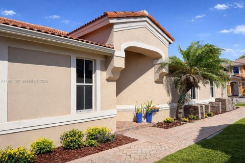 Touwnhouse à vendre à Miami, Floride: 4 chambres, 123.28 m2 № 2022114 - photo 18