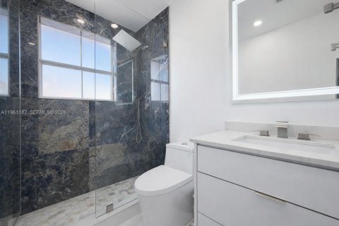 Touwnhouse à vendre à Miami, Floride: 4 chambres, 123.28 m2 № 2022114 - photo 5