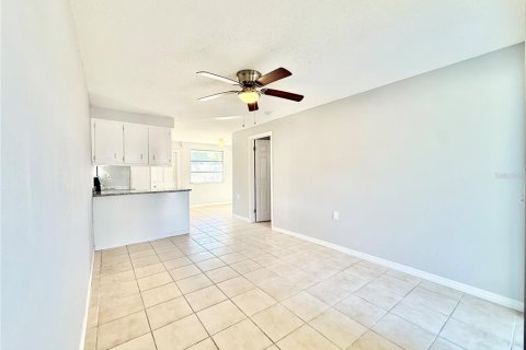 Immobilier commercial à vendre à Punta Gorda, Floride: 4 chambres, 179.12 m2 № 2405524 - photo 11