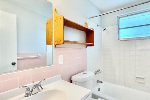 Immobilier commercial à vendre à Punta Gorda, Floride: 4 chambres, 179.12 m2 № 2405524 - photo 8