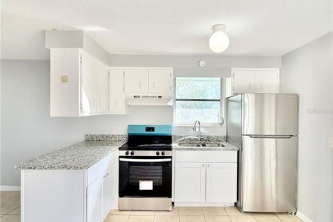 Immobilier commercial à vendre à Punta Gorda, Floride: 4 chambres, 179.12 m2 № 2405524 - photo 6