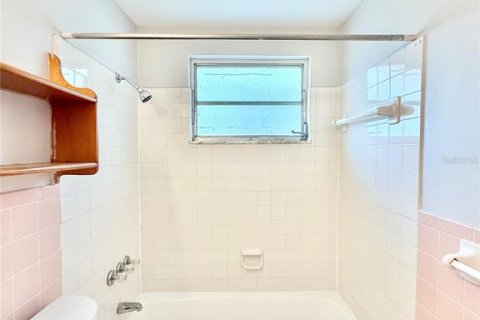 Immobilier commercial à vendre à Punta Gorda, Floride: 4 chambres, 179.12 m2 № 2405524 - photo 7