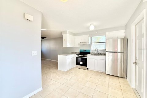 Immobilier commercial à vendre à Punta Gorda, Floride: 4 chambres, 179.12 m2 № 2405524 - photo 12