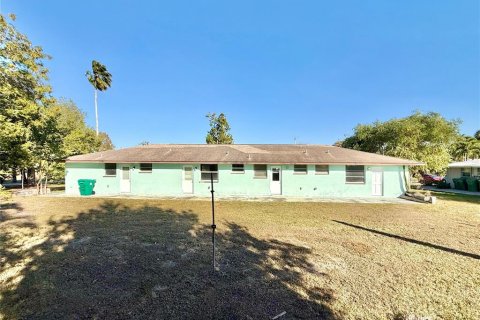 Immobilier commercial à Punta Gorda, Floride 4 chambres, 179.12 m2 № 2405524