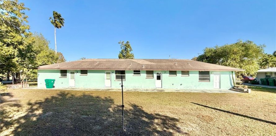 Immobilier commercial à Punta Gorda, Floride 4 chambres, 179.12 m2 № 2405524