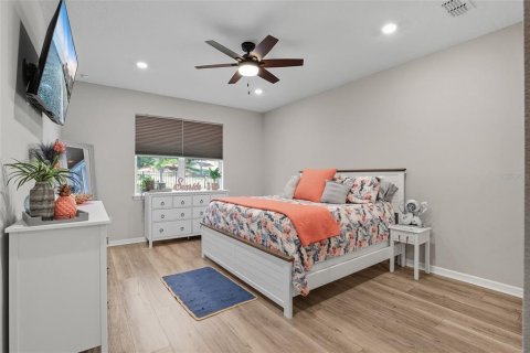 House in Minneola, Florida 2 bedrooms, 180.51 sq.m. № 2106470 - photo 14